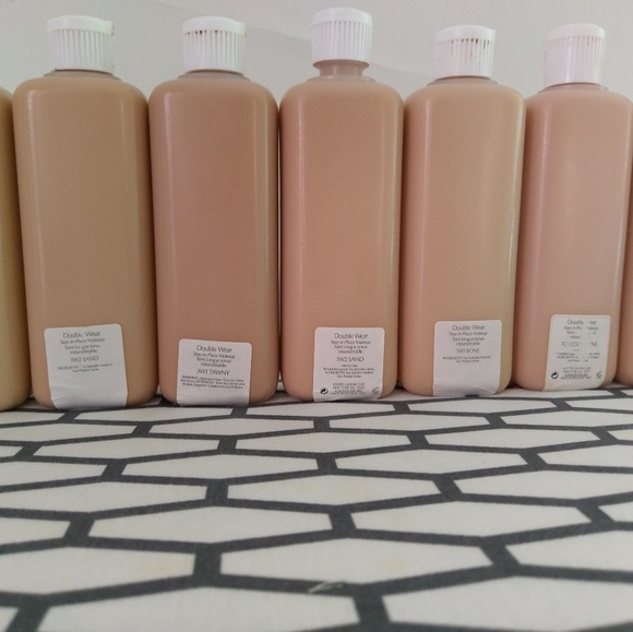 Estee lauder double wear foundation - Picture 2 of 2